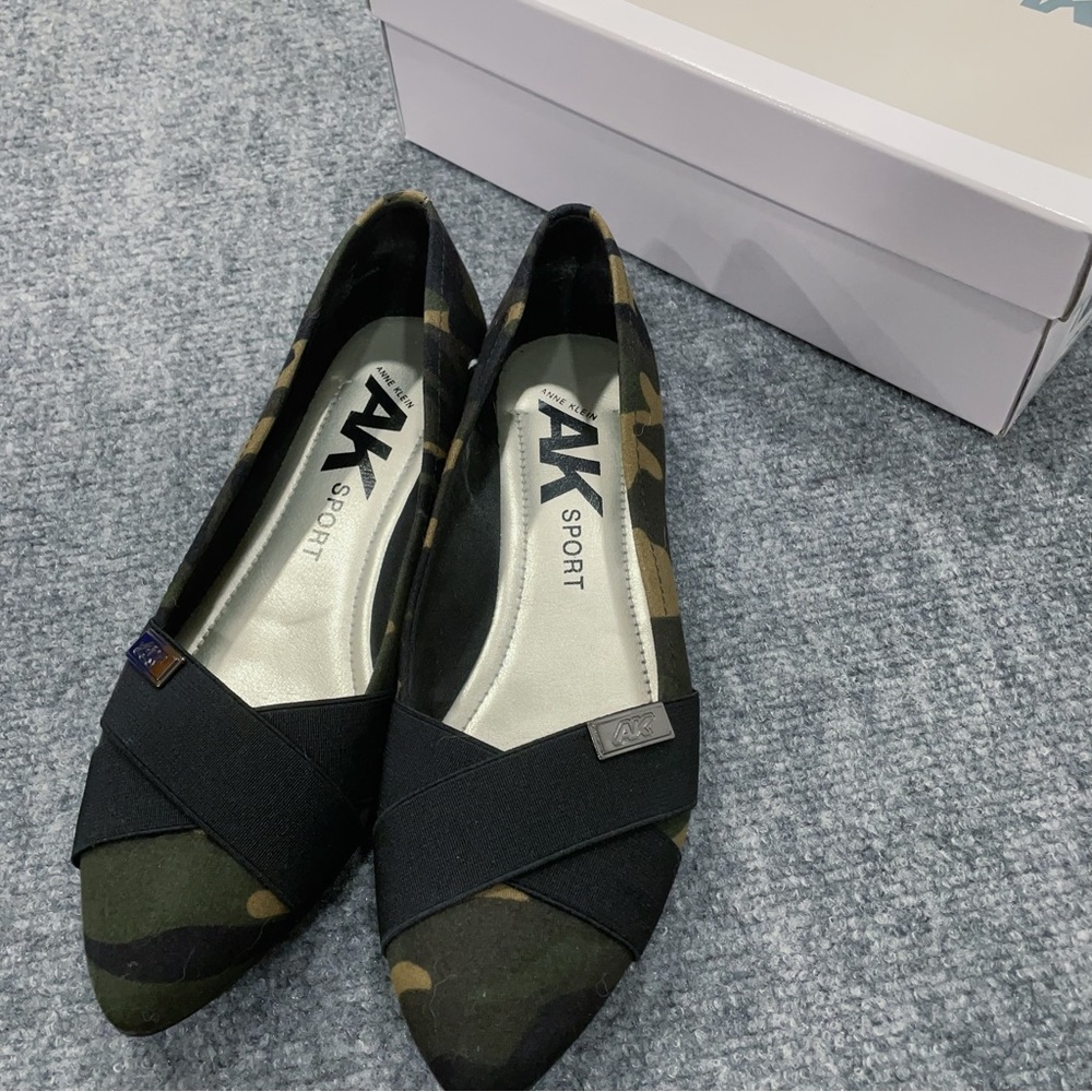 Anne Klein Women's Otavia Ballet Flats - Camo